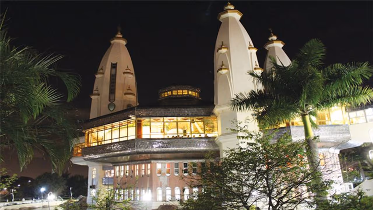 ഭക്തർ സംഭാവന ചെയ്ത ലക്ഷക്കണക്കിന് രൂപയും രസീത് ബുക്കുമായി മുങ്ങി, ഇസ്കോൺ ജീവനക്കാരനെ തിരഞ്ഞ് പൊലീസ് ഭക്തർ സംഭാവന ചെയ്ത ലക്ഷക്കണക്കിന് രൂപയും രസീത് ബുക്കുമായി മുങ്ങി, ഇസ്കോൺ ജീവനക്കാരനെ തിരഞ്ഞ് പൊലീസ്