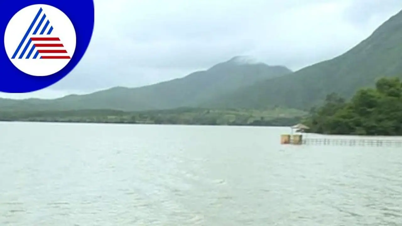 ರಾಮನಗರ: ಕೆರೆಯಲ್ಲಿ ಈಜಲು ಹೋಗಿದ್ದ ಮೂವರು MBBS ವಿದ್ಯಾರ್ಥಿಗಳು ನಾಪತ್ತೆ 