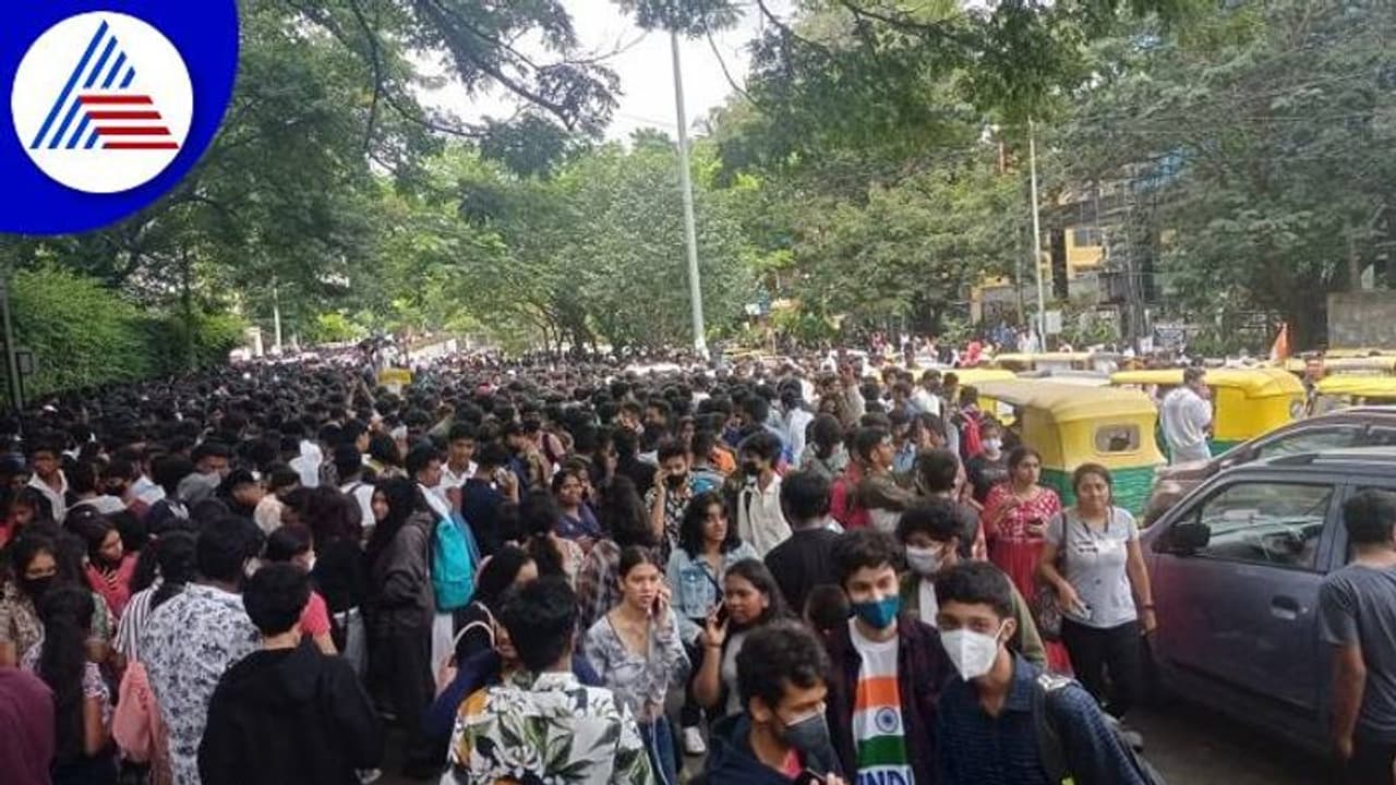 ಬೆಂಗಳೂರು: ಅನುಮತಿ ಪಡೆಯದೇ ಈವೆಂಟ್ ಆಯೋಜನೆ, ಮೌಂಟ್ ಕಾರ್ಮೆಲ್ ಕಾಲೇಜ್ ವಿರುದ್ಧ FIR ಬೆಂಗಳೂರು: ಅನುಮತಿ ಪಡೆಯದೇ ಈವೆಂಟ್ ಆಯೋಜನೆ, ಮೌಂಟ್ ಕಾರ್ಮೆಲ್ ಕಾಲೇಜ್ ವಿರುದ್ಧ FIR