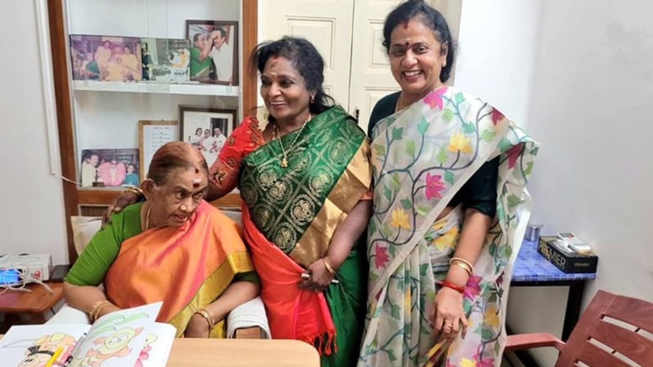 திடீரென முதல்வர் வீட்டுக்கு சென்ற ஆளுநர் தமிழிசை.. என்ன காரணம் தெரியுமா?