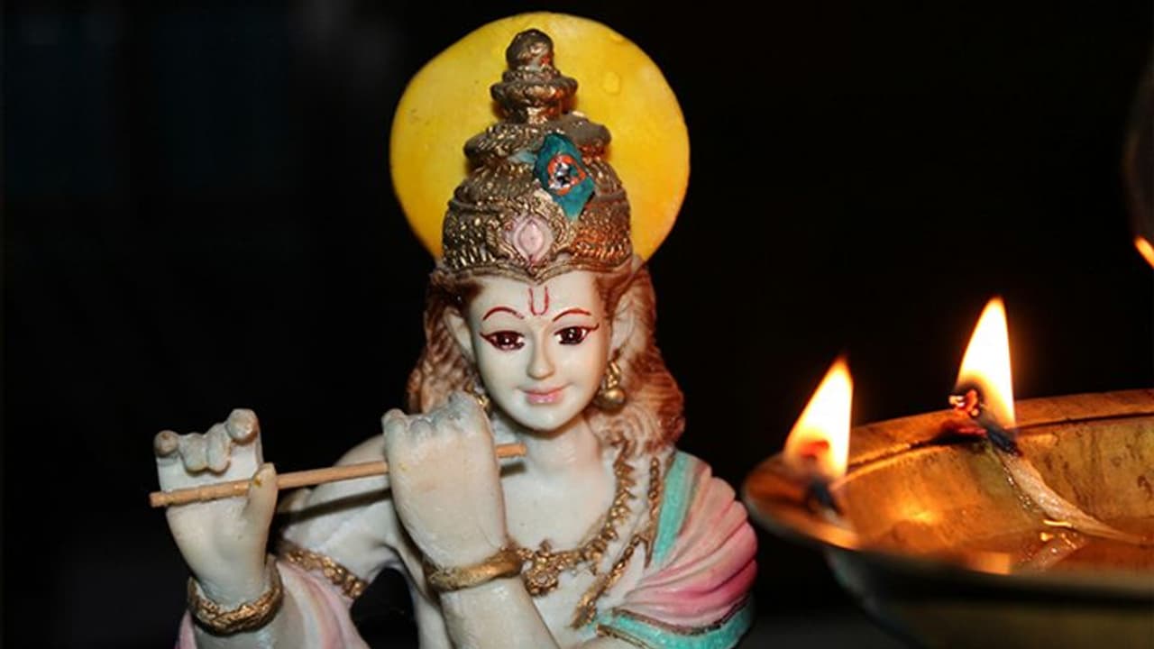 Janmashtami 2022: जन्माष्टमी से चमकेगी इन 4 राशि वालों की किस्मत, क्या आप भी है इस गुड लिस्ट में? Janmashtami 2022: जन्माष्टमी से चमकेगी इन 4 राशि वालों की किस्मत, क्या आप भी है इस गुड लिस्ट में?
