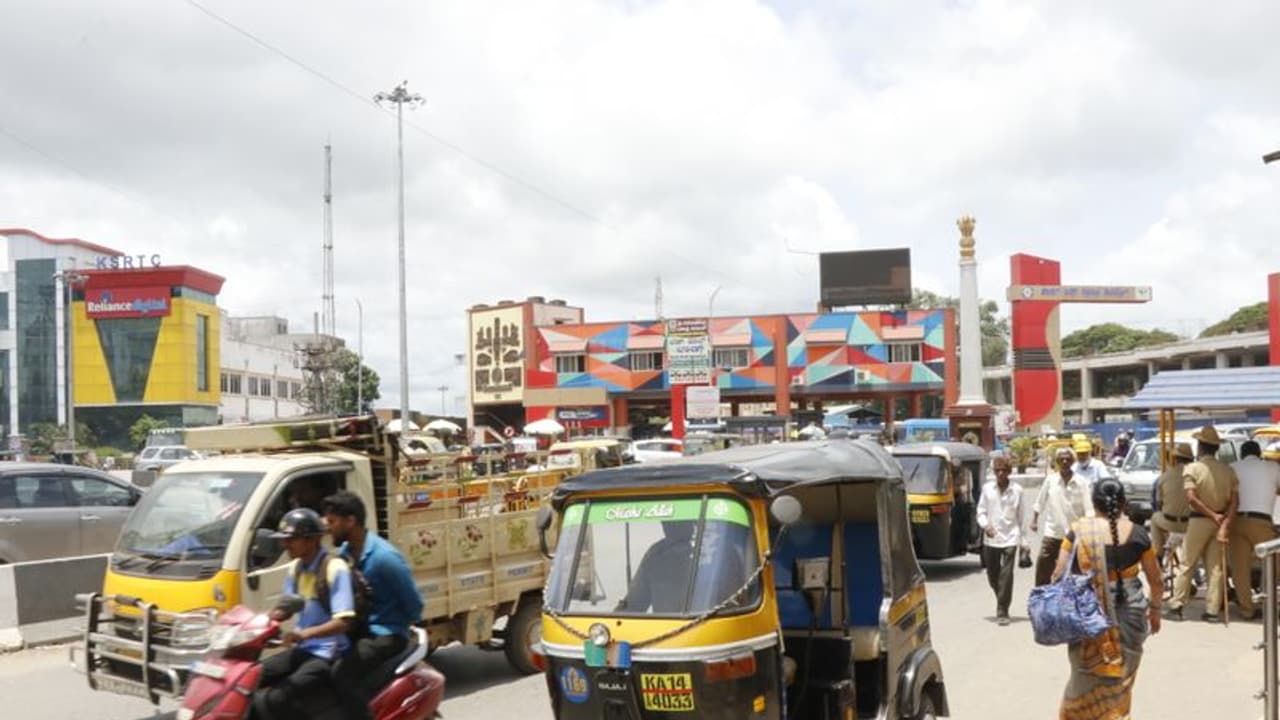 Shivamogga: ಕರಗಿದ ಫ್ಲೆಕ್ಸ್‌ ವಿವಾದ: ಟ್ರ್ಯಾಕಿಗೆ ಬಂದ ನಗರ
