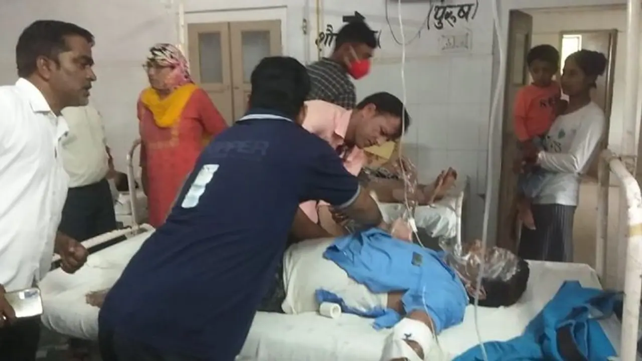 सीकर में सगाई की खुशियां थी, इसी बीच हो गया बड़ा धमाका...सजे धजे लोग घर से चीखते हुए भागे सीकर में सगाई की खुशियां थी, इसी बीच हो गया बड़ा धमाका...सजे धजे लोग घर से चीखते हुए भागे