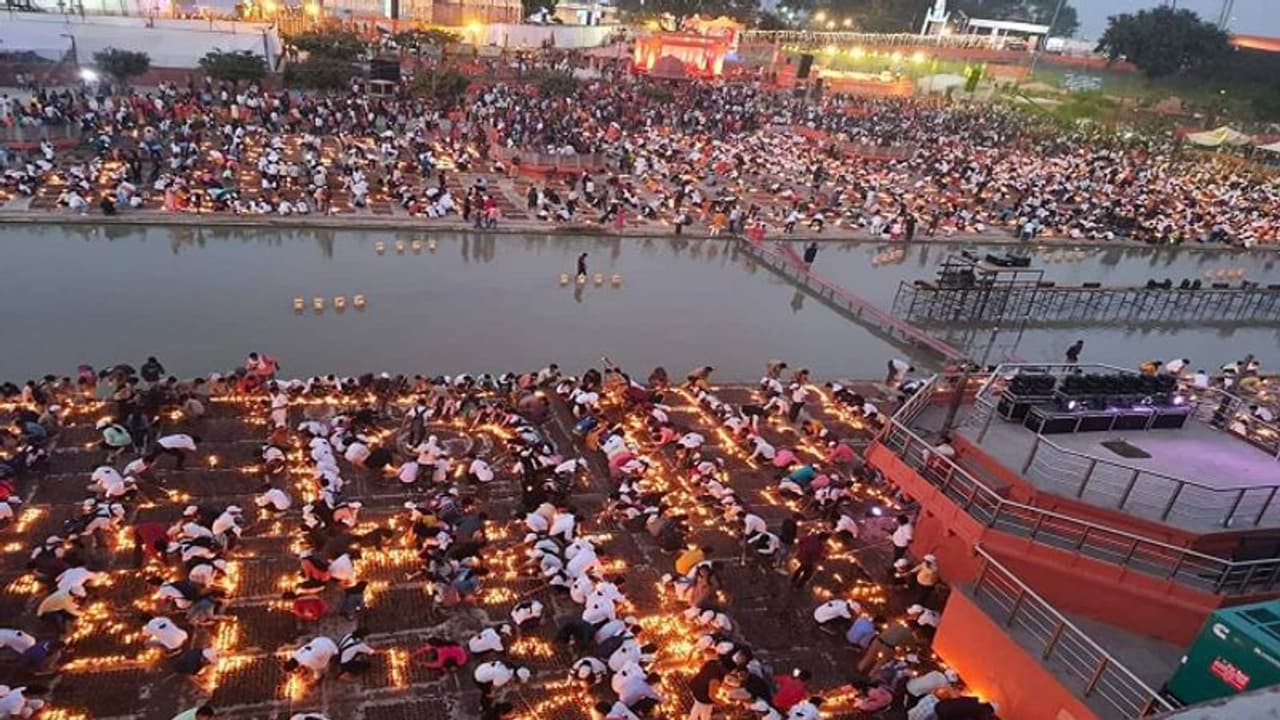 अयोध्या के दीपोत्सव पर्व पर इस बार अपने ही बनाए रेकार्ड को तोड़ने की योजना, जानिए कितना भव्य होगा आयोजन अयोध्या के दीपोत्सव पर्व पर इस बार अपने ही बनाए रेकार्ड को तोड़ने की योजना, जानिए कितना भव्य होगा आयोजन