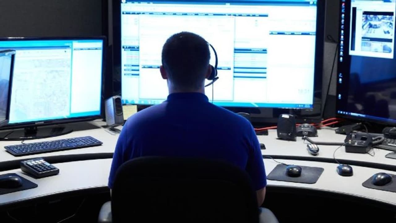 പൊലീസ് ഹെല്‍പ്ലൈൻ നമ്പറില്‍ വിളിച്ച് അസഭ്യം,അധിക്ഷേപം; ഒടുവില്‍ സ്ത്രീ അറസ്റ്റില്‍