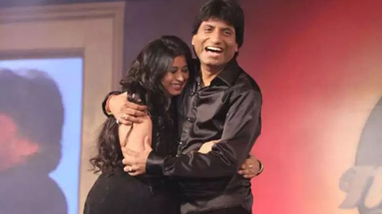 राजू श्रीवास्तव की पत्नी का बुरा हाल, सदमे में डूबी शिखा बोलीं वे सच्चे फाइटर थे राजू श्रीवास्तव की पत्नी का बुरा हाल, सदमे में डूबी शिखा बोलीं वे सच्चे फाइटर थे