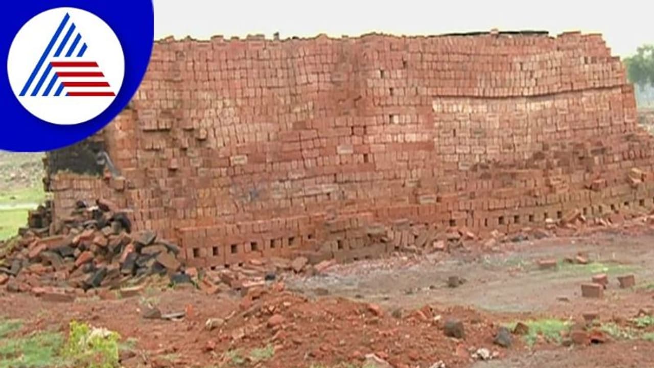 Ballari; ಕೃಷಿ ಭೂಮಿಯಲ್ಲಿ ಇಟ್ಟಿಗೆ ಕಾರ್ಖಾನೆಗಳ ಹಾವಳಿ, ಮೌನವಹಿಸಿದ ತಾಲೂಕಾಡಳಿತ!