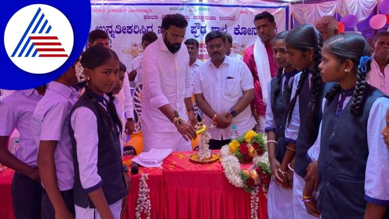 ಮೂಢನಂಬಿಕೆ ಬಿಟ್ಟು ಮಕ್ಕಳಿಗೆ ಸಮ ಶಿಕ್ಷಣ ನೀಡಿ: ಸಚಿವ ಶ್ರೀರಾಮುಲು ಮೂಢನಂಬಿಕೆ ಬಿಟ್ಟು ಮಕ್ಕಳಿಗೆ ಸಮ ಶಿಕ್ಷಣ ನೀಡಿ: ಸಚಿವ ಶ್ರೀರಾಮುಲು