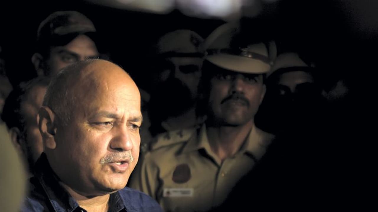 मनीष सिसोदिया के लुकआउट नोटिस जारी करने के दावों की CBI ने निकाली हवा, बोली अभी जरुरत ही नहीं मनीष सिसोदिया के लुकआउट नोटिस जारी करने के दावों की CBI ने निकाली हवा, बोली अभी जरुरत ही नहीं