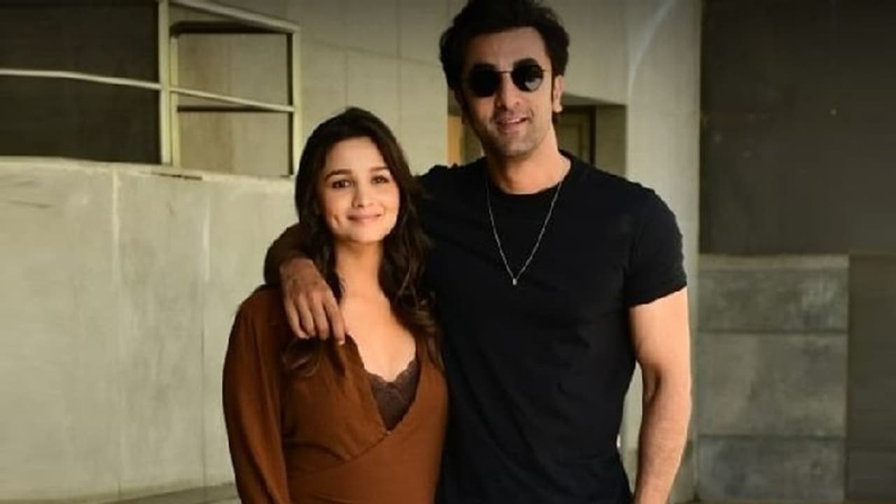 Alia Bhatt : ഗര്‍ഭിണിയായ ആലിയയുടെ ശരീരത്തെ പറ്റി തമാശ പറഞ്ഞു; രണ്‍ബീറിന് വിമര്‍ശനം, വീഡിയോ