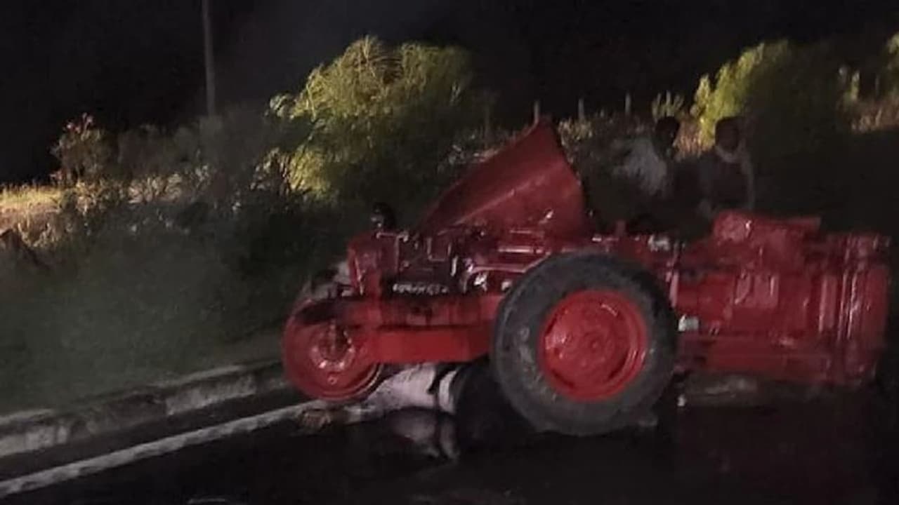 राजस्थान के पाली में भीषण हादसा: 7 लोगों की मौके पर मौत, 100 मीटर तक सड़कों में उड़े शवों के चिथड़े राजस्थान के पाली में भीषण हादसा: 7 लोगों की मौके पर मौत, 100 मीटर तक सड़कों में उड़े शवों के चिथड़े