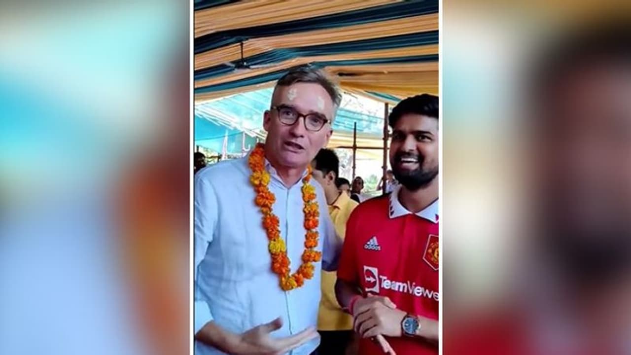 Seeking divine intervention... UK envoy roasts Manchester United supporter at temple in Delhi Seeking divine intervention... UK envoy roasts Manchester United supporter at temple in Delhi