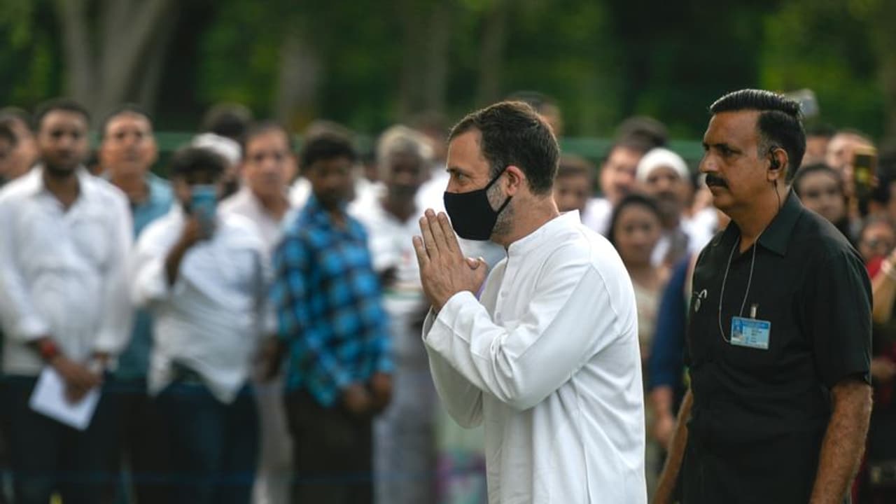 Congress releases 'Mile Kadam, Jude Vatan' tagline on Rahul Gandhi's 'Bharat Jodo Yatra' Congress releases 'Mile Kadam, Jude Vatan' tagline on Rahul Gandhi's 'Bharat Jodo Yatra'
