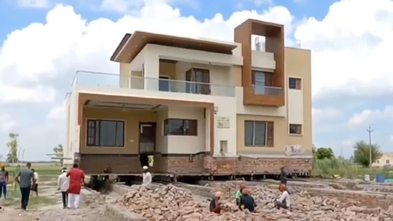 എക്സ്പ്രസ് വേയ്ക്ക് സ്ഥലം വേണം;കര്‍ഷകന്‍റെ ഒന്നരക്കോടിയുടെ വീട് മുഴുവനായി നീക്കിവയ്ക്കുന്നു