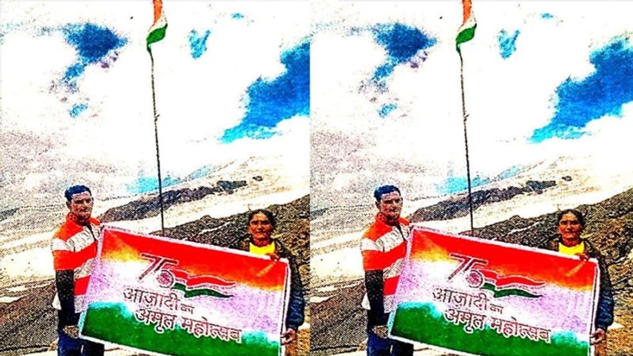 ఐదు పదుల వయసు.. ప్రతికూల వాతావరణం, మౌంట్ ఎల్బ్రస్ను అధిరోహించిన నల్గొండ జంట ఐదు పదుల వయసు.. ప్రతికూల వాతావరణం, మౌంట్ ఎల్బ్రస్ను అధిరోహించిన నల్గొండ జంట