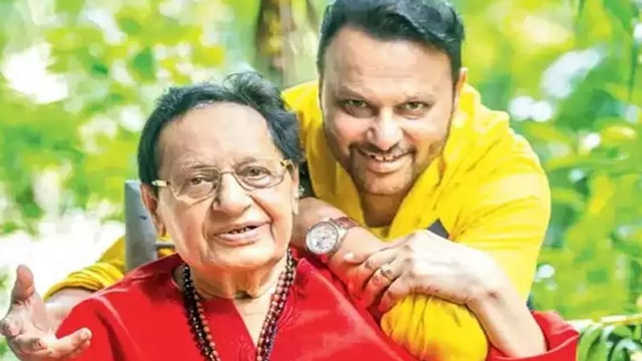 Gadar के डायरेक्टर अनिल शर्मा के पिता का हार्ट अटैक से निधन, 89 की उम्र में ली अंतिम सांस