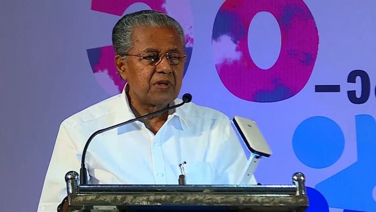 മാധ്യമങ്ങൾ കുറ്റവാളികളുമായി ധാരണയുണ്ടാക്കുന്ന സ്ഥിതി, ക്രിയാത്മക വിമര്ശനം ഉൾക്കൊള്ളും: മുഖ്യമന്ത്രി മാധ്യമങ്ങൾ കുറ്റവാളികളുമായി ധാരണയുണ്ടാക്കുന്ന സ്ഥിതി, ക്രിയാത്മക വിമര്ശനം ഉൾക്കൊള്ളും: മുഖ്യമന്ത്രി