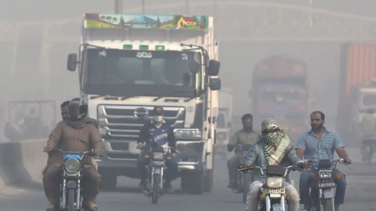 ఆసియాలోని 10 అత్యంత కాలుష్య నగరాల్లో 8 భారత్ లోనే.. ! ఆసియాలోని 10 అత్యంత కాలుష్య నగరాల్లో 8 భారత్ లోనే.. !