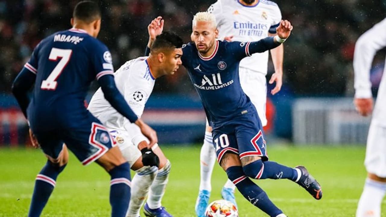 PSG star Neymar sends wishes to Brazilian teammate Casemiro ahead of Man United stint