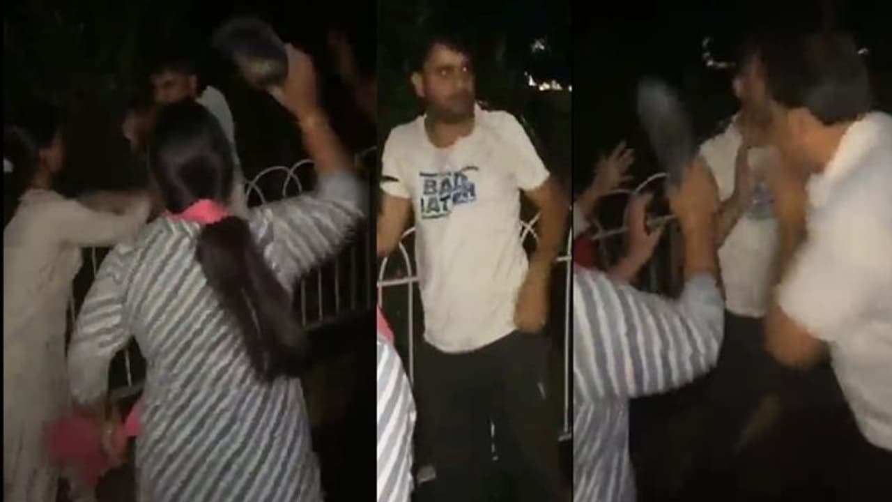 বান্ধবীকে নিয়ে খোশ মেজাজে ঘুরছিলেন বিজেপি নেতা, জুতো খুলে পেটালেন স্ত্রী আর শাশুড়ি!