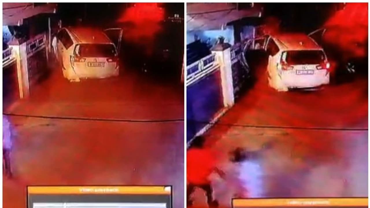 മദ്യലഹരിയിൽ കാര് ഓടിച്ച് അപകടം;മതിൽ ഇടിച്ച് തകർത്തു, ബൈക്ക് യാത്രികനും കുട്ടികളും രക്ഷപ്പെട്ടത് തലനാരിഴയ്ക്ക് മദ്യലഹരിയിൽ കാര് ഓടിച്ച് അപകടം;മതിൽ ഇടിച്ച് തകർത്തു, ബൈക്ക് യാത്രികനും കുട്ടികളും രക്ഷപ്പെട്ടത് തലനാരിഴയ്ക്ക്