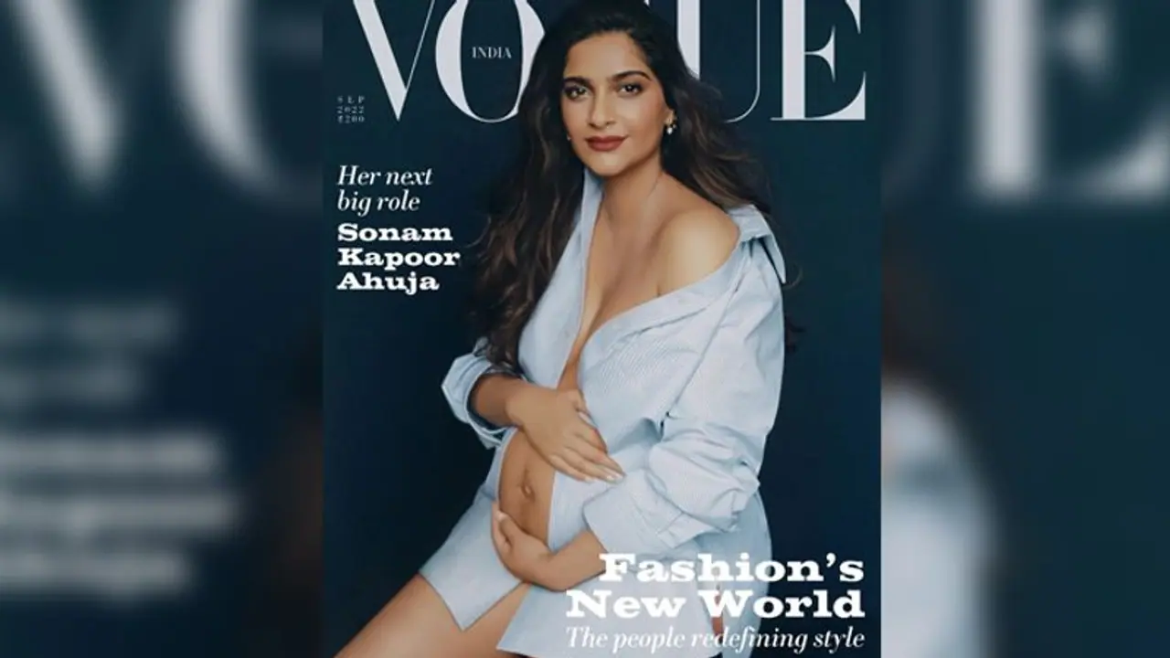 मां बनते ही सोनम कपूर का बिना पेंट, बिना ब्रा वाला मैटरनिटी फोटोशूट वायरल, भड़के लोग बोले क्या बकवास है? मां बनते ही सोनम कपूर का बिना पेंट, बिना ब्रा वाला मैटरनिटी फोटोशूट वायरल, भड़के लोग बोले क्या बकवास है?