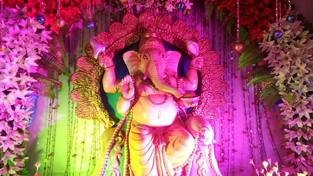 এদিন চাঁদ দেখা নিষেধ, দেখলে হতে পারে সম্মানহানি, জেনে নিন কারণ ও তিথি এদিন চাঁদ দেখা নিষেধ, দেখলে হতে পারে সম্মানহানি, জেনে নিন কারণ ও তিথি