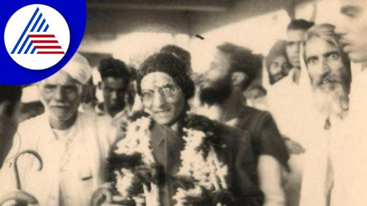 ಐತಿಹಾಸಿಕ ಬೆಳಗಾವಿ ಗಣೇಶೋತ್ಸವದಲ್ಲಿ ಈ ಬಾರಿ ವೀರ್ ಸಾವರ್ಕರ್ ಹವಾ! ಐತಿಹಾಸಿಕ ಬೆಳಗಾವಿ ಗಣೇಶೋತ್ಸವದಲ್ಲಿ ಈ ಬಾರಿ ವೀರ್ ಸಾವರ್ಕರ್ ಹವಾ!