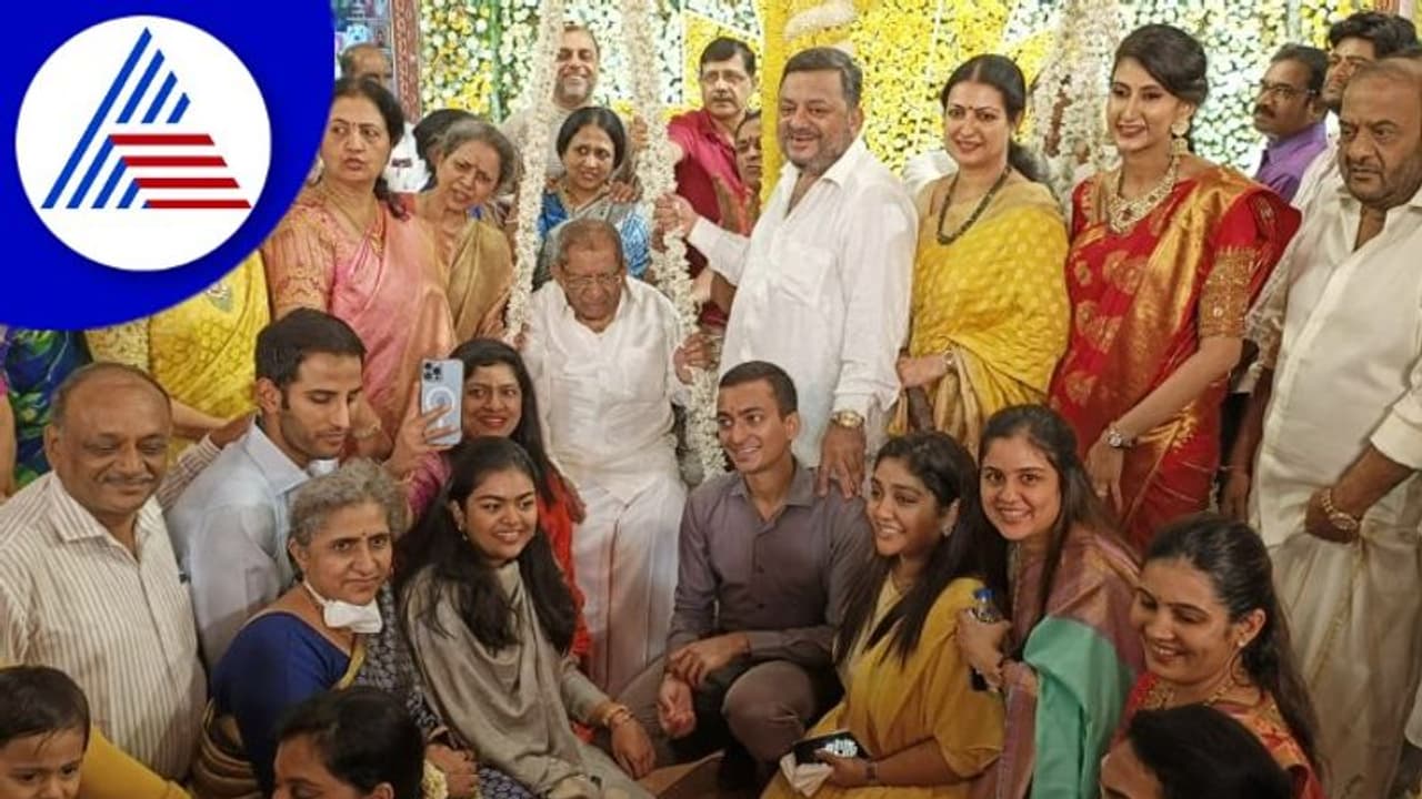 ಶಾಮನೂರು ಶಿವಶಂಕರಪ್ಪನವರ ಮನೆಯಲ್ಲಿ ಕನಕಾಭಿಷೇಕ ಮತ್ತು ತುಲಾಭಾರ