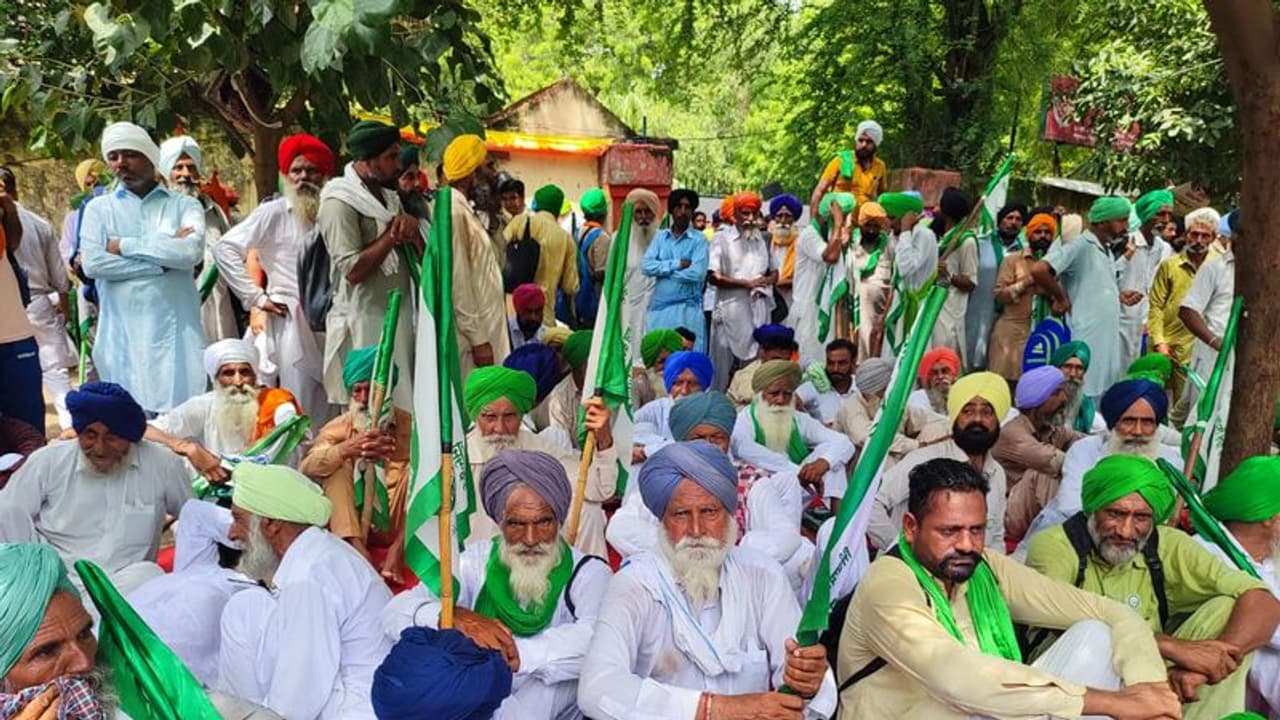 ಇಂದು ಮತ್ತೆ ದಿಲ್ಲಿಗೆ ಲಕ್ಷಾಂತರ ರೈತರ ಮುತ್ತಿಗೆ: ಕನಿಷ್ಠ ಬೆಂಬಲ ಬೆಲೆ ಖಾತ್ರಿಗೆ ಒತ್ತಾಯಿಸಿ ಬೃಹತ್‌ ಪ್ರತಿಭಟನೆ