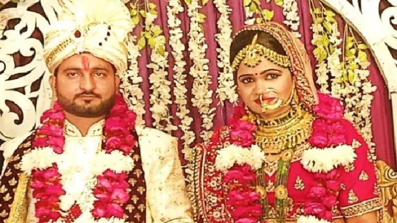 प्रेमिका और सहेली के साथ मिलकर की पत्नी का हत्या, प्रीति हत्याकांड की चार्जशीट में पुलिस ने शामिल किए कई सुराग प्रेमिका और सहेली के साथ मिलकर की पत्नी का हत्या, प्रीति हत्याकांड की चार्जशीट में पुलिस ने शामिल किए कई सुराग