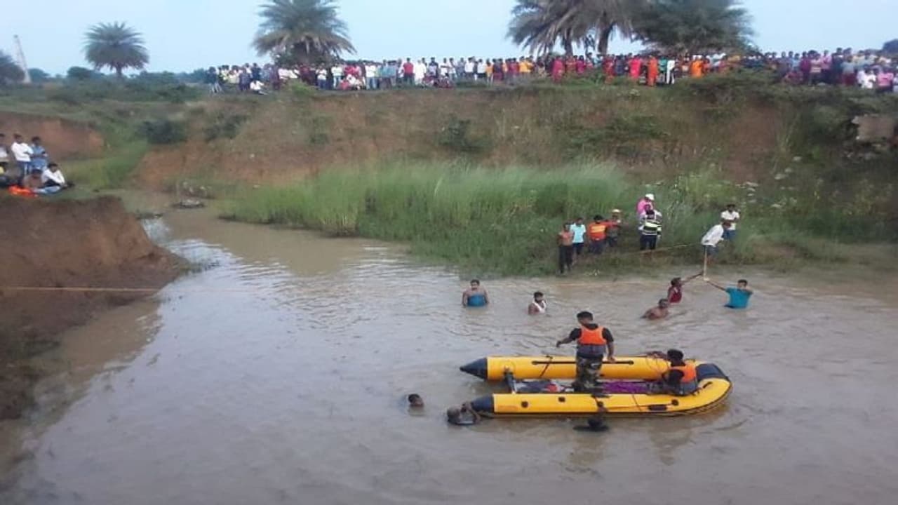 झारखंड में मौत बन कर आई बारिश: राज्य के अलग अलग जिलों में 7 बच्चों समेत आठ लोगों की गई जान