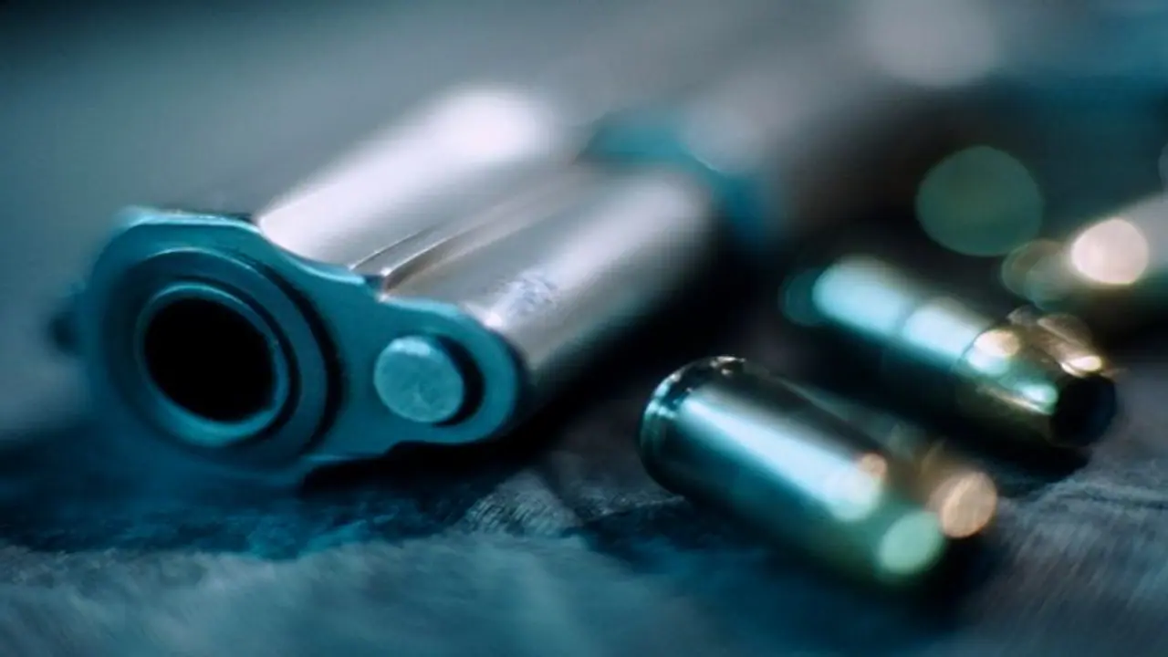 Man sets building on fire then shoots people escaping from it in Texas; 4 dead