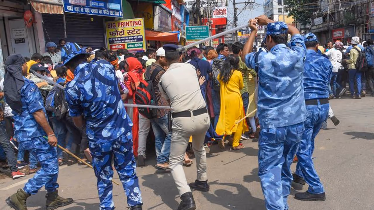 ఆ నలుగురు బీజేపీ నేతలకు పొంచి ఉన్న ముప్పు.. భద్రతను పెంచిన కేంద్రం ఆ నలుగురు బీజేపీ నేతలకు పొంచి ఉన్న ముప్పు.. భద్రతను పెంచిన కేంద్రం
