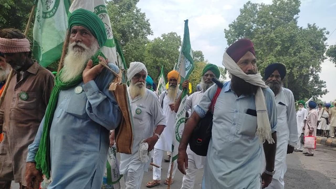 രണ്ടാം ഘട്ട സമര പ്രഖ്യാപനത്തിന് കർഷകസംഘടനകൾ, സംയുക്ത കിസാൻ മോർച്ചയുടെ നിർണായക യോഗം ശനിയാഴ്ച രണ്ടാം ഘട്ട സമര പ്രഖ്യാപനത്തിന് കർഷകസംഘടനകൾ, സംയുക്ത കിസാൻ മോർച്ചയുടെ നിർണായക യോഗം ശനിയാഴ്ച