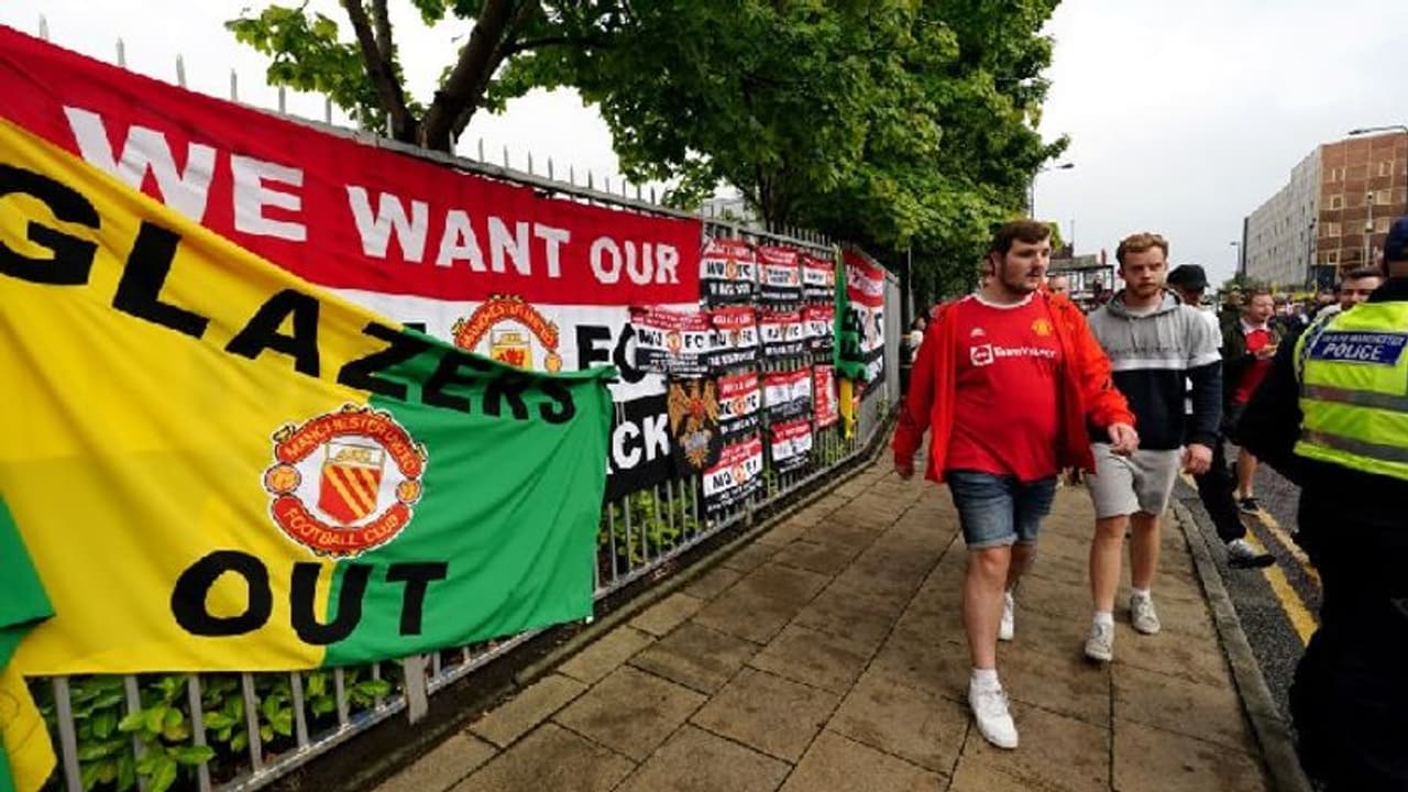 'Joel Glazer is gonna die': Man United fans carry out fiercest protest against billionaire owners 'Joel Glazer is gonna die': Man United fans carry out fiercest protest against billionaire owners
