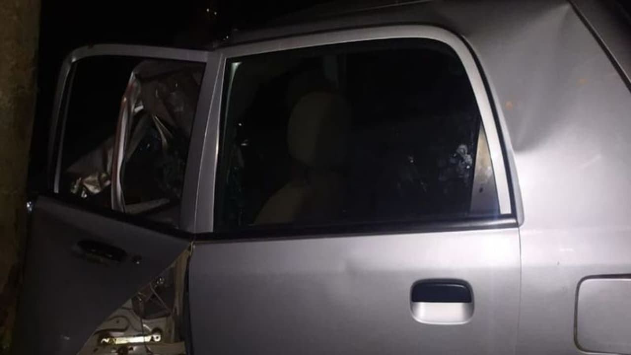 लोहरदगा में तेज रफ्तार कार ने कई लोगों को रौंदा, दो महिलाओं की मौत, लोगों ने ऐसे बचाई कार सवार की जिंदगी लोहरदगा में तेज रफ्तार कार ने कई लोगों को रौंदा, दो महिलाओं की मौत, लोगों ने ऐसे बचाई कार सवार की जिंदगी