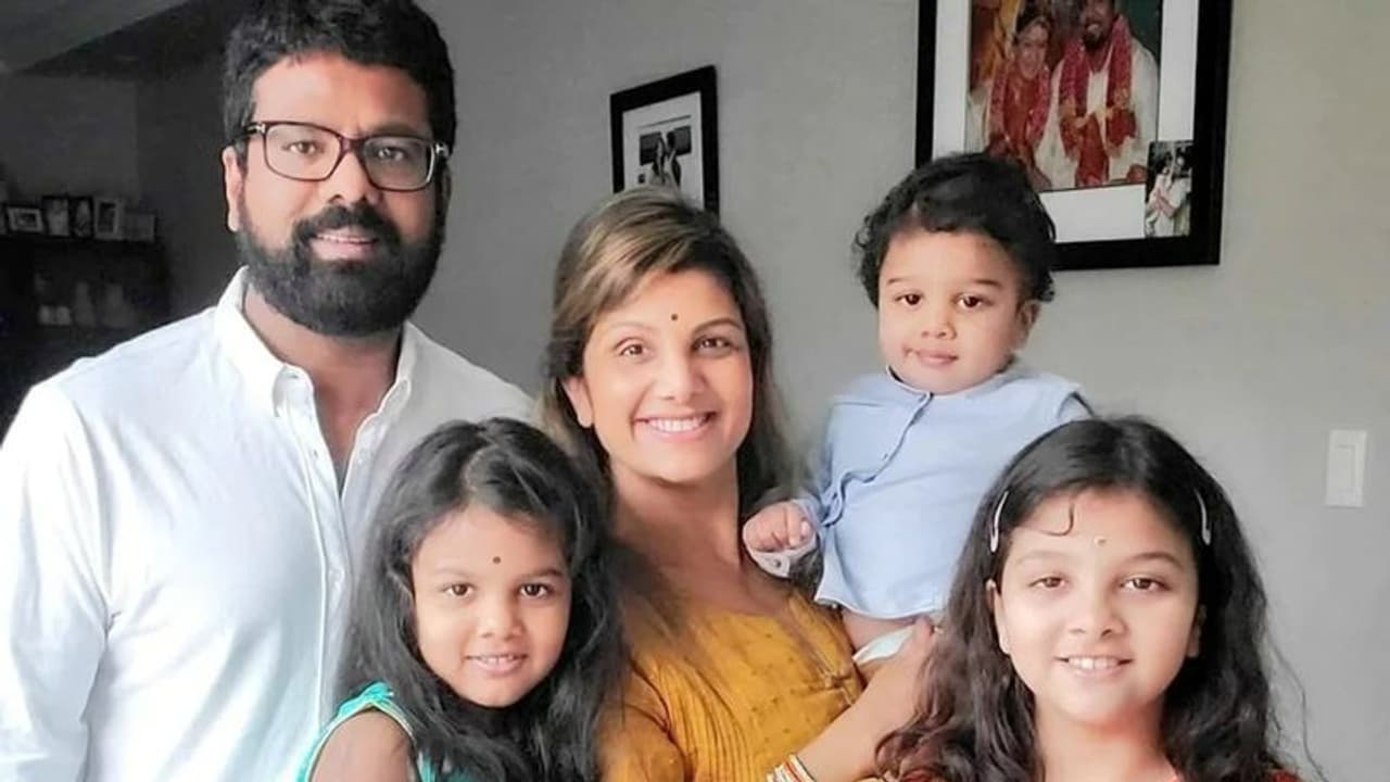 குடும்பத்துடன் செல்ல மகனின் பிறந்த நாளை கொண்டாடிய ரம்பா.. குடும்பத்துடன் செல்ல மகனின் பிறந்த நாளை கொண்டாடிய ரம்பா..