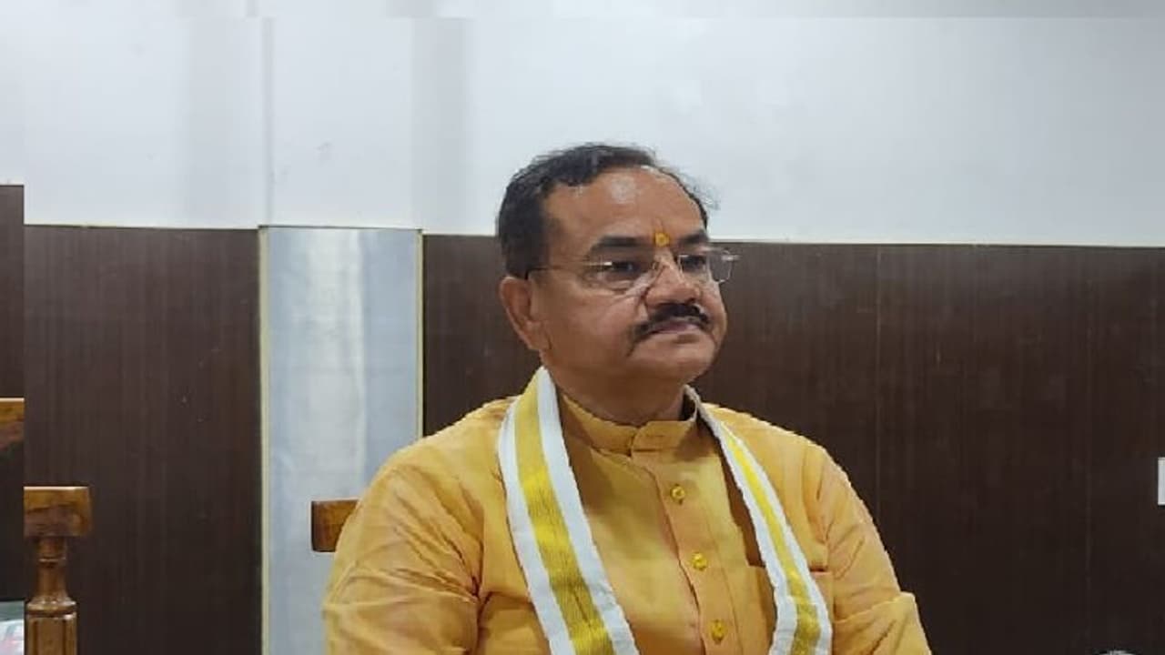 प्रतापगढ़: पूर्व विधायक ब्रजेश मिश्र ने सपा से दिया इस्तीफा, अखिलेश यादव की पार्टी पर लगाया गंभीर आरोप