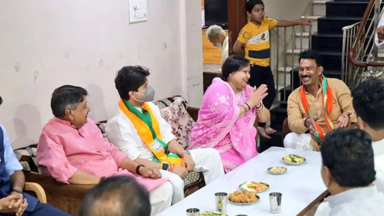 ज्योतिरादित्य सिंधिया ने फिर चौंकाया, बड़ा सरप्राइज लेकर पहुंचे इस नेता के घर, कभी दोनों थे धुर विरोधी