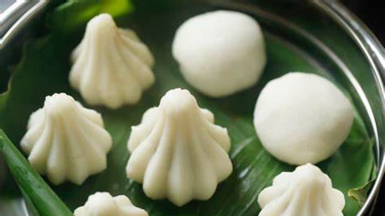 விநாயகர் சதுர்த்தி ஸ்பெஷல் : சுவையான தேங்காய் பூரண கொழுக்கட்டை செய்வது எப்படி? 