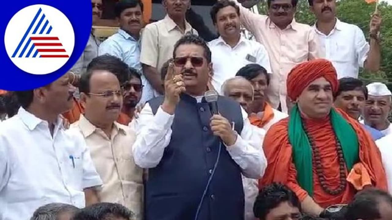 ನಾನೂ ಎಲ್ಲರ ಜತೆ ಅಡ್ಜಸ್ಟ್ ಆಗಿದ್ದರೆ ನೀವ್ಯಾರೂ ಸಿಎಂ ಆಗುತ್ತಿರಲಿಲ್ಲ, ಬಸನಗೌಡ ಯತ್ನಾಳ್! ನಾನೂ ಎಲ್ಲರ ಜತೆ ಅಡ್ಜಸ್ಟ್ ಆಗಿದ್ದರೆ ನೀವ್ಯಾರೂ ಸಿಎಂ ಆಗುತ್ತಿರಲಿಲ್ಲ, ಬಸನಗೌಡ ಯತ್ನಾಳ್!