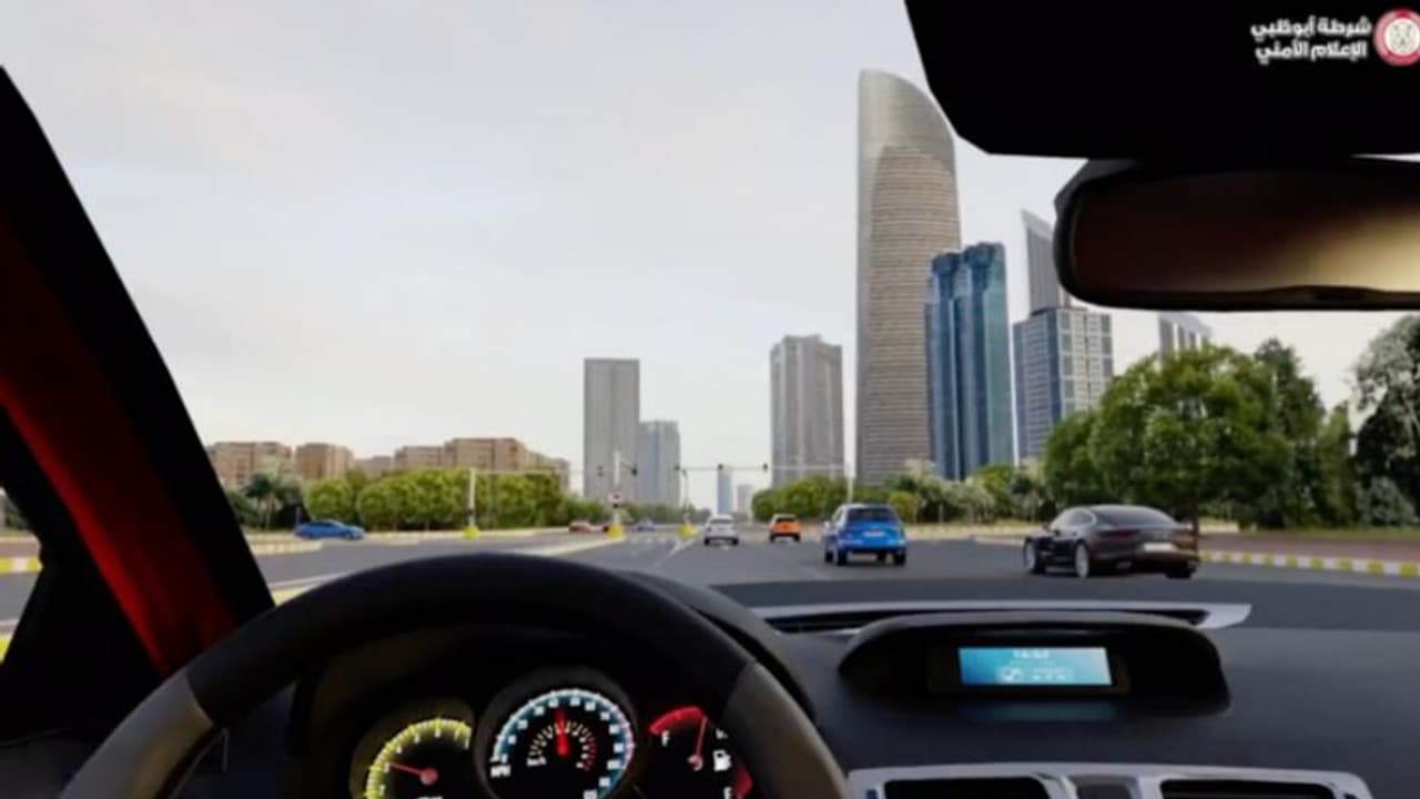 സിഗ്നലുകളില് ശ്രദ്ധ തെറ്റരുതേ...! അപകട മുന്നറിയിപ്പുമായി അബുദാബി പൊലീസിന്റെ വീഡിയോ സിഗ്നലുകളില് ശ്രദ്ധ തെറ്റരുതേ...! അപകട മുന്നറിയിപ്പുമായി അബുദാബി പൊലീസിന്റെ വീഡിയോ