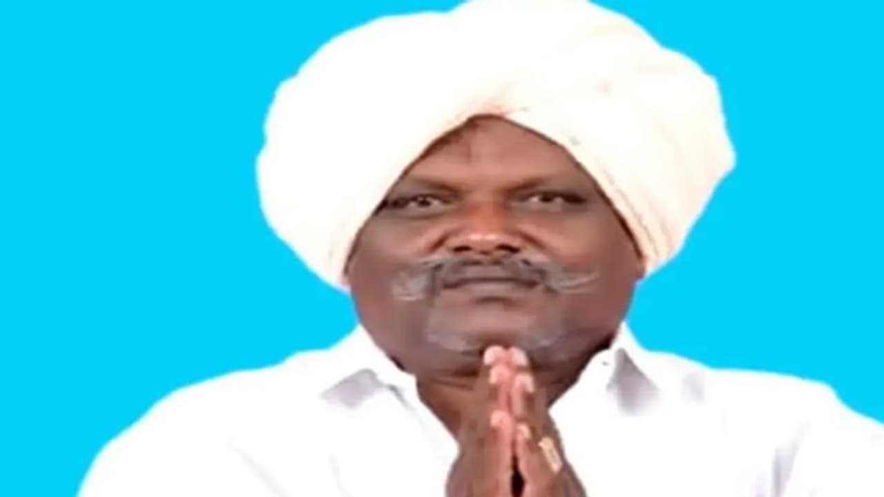 இதற்காக தான் பஞ்சாயத்து தலைவரை துடிதுடிக்க கொன்றோம்.. கைதான பாஜக நிர்வாகி, மாணவன் பரபரப்பு வாக்குமூலம்.! இதற்காக தான் பஞ்சாயத்து தலைவரை துடிதுடிக்க கொன்றோம்.. கைதான பாஜக நிர்வாகி, மாணவன் பரபரப்பு வாக்குமூலம்.!
