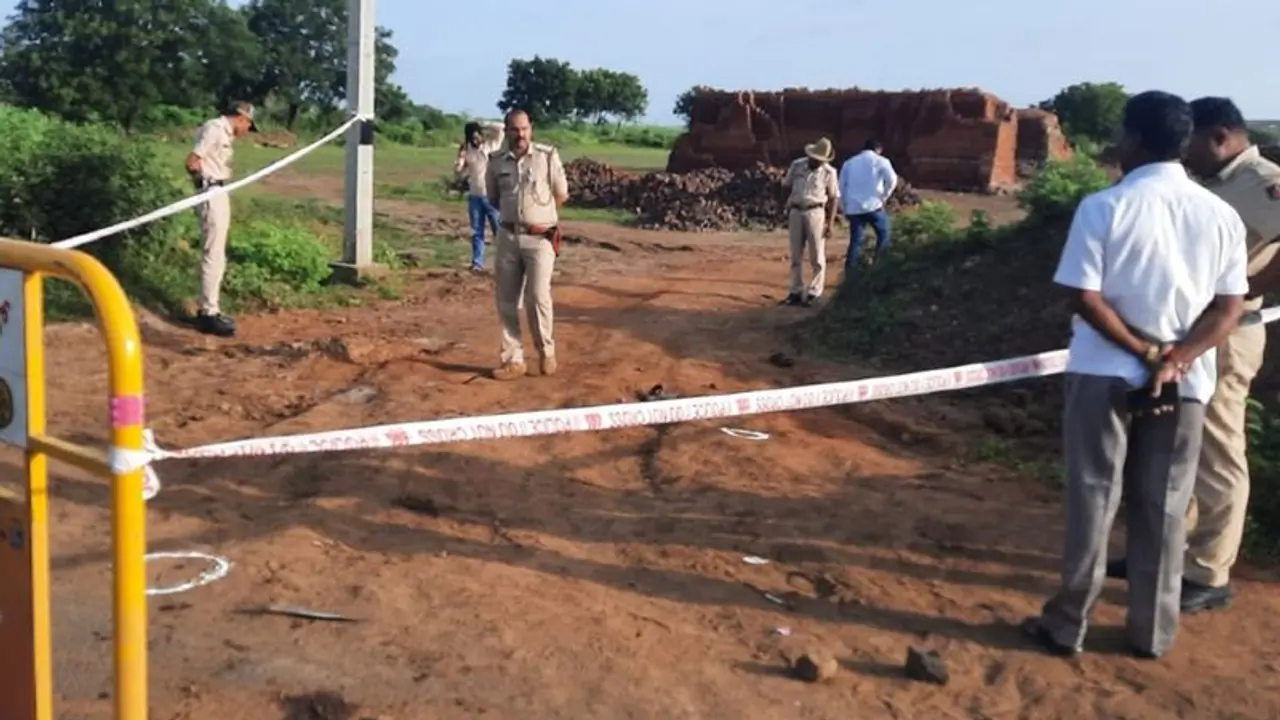 ಮಹಾರಾಷ್ಟ್ರದ ದರೋಡೆಕೋರರ ಮೇಲೆ ಕಲಬುರಗಿಯಲ್ಲಿ ಫೈರಿಂಗ್: ನಾಲ್ವರ ಬಂಧನ ಮಹಾರಾಷ್ಟ್ರದ ದರೋಡೆಕೋರರ ಮೇಲೆ ಕಲಬುರಗಿಯಲ್ಲಿ ಫೈರಿಂಗ್: ನಾಲ್ವರ ಬಂಧನ