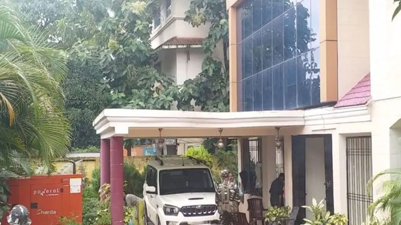 हेमंत सोरेन के करीब के घर ED की रेड, झारखंड के 17 ठिकानों पर चल रही है छापामार कार्रवाई, जानें क्या है मामला