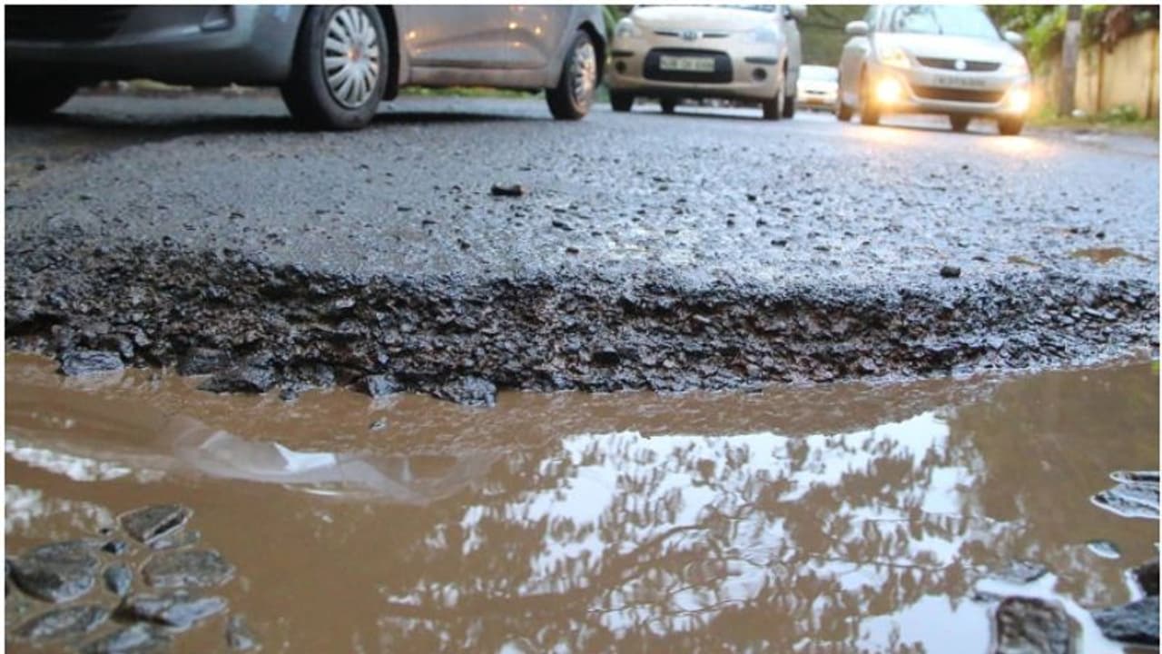 Karnataka HC orders NHAI chief engineer to inspect BBMP's pothole repair work in Bengaluru Karnataka HC orders NHAI chief engineer to inspect BBMP's pothole repair work in Bengaluru