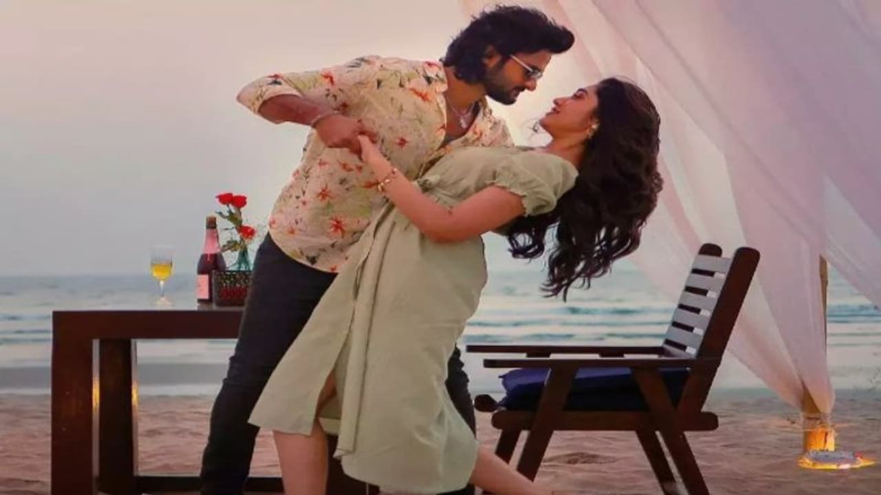 కృతి శెట్టిని గారం చేస్తున్న సుధీర్ బాబు, కొత్త పాటతో ఆకట్టుకుంటున్న జంట కృతి శెట్టిని గారం చేస్తున్న సుధీర్ బాబు, కొత్త పాటతో ఆకట్టుకుంటున్న జంట