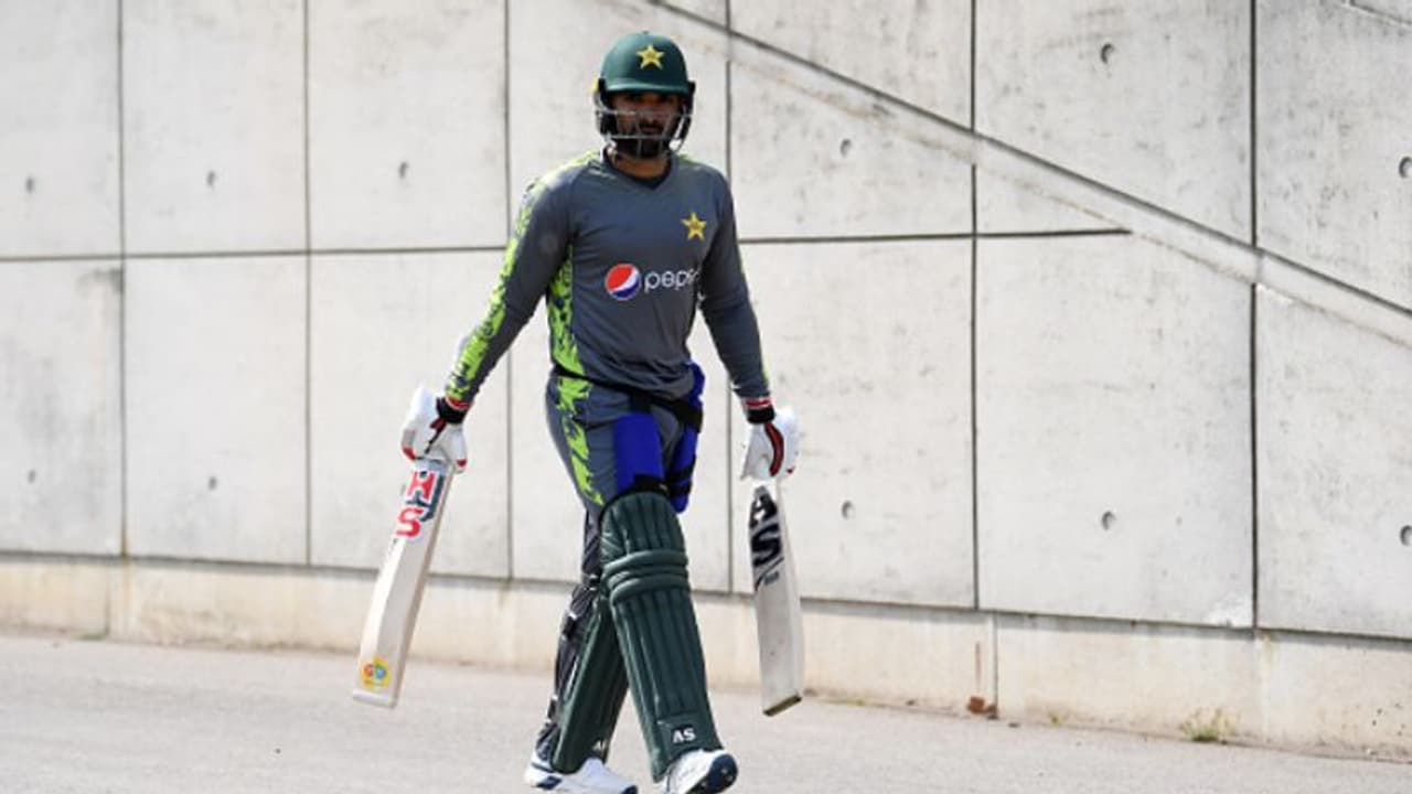 'যেখানেই বল পাব, শট খেলব', ভারতের বিরুদ্ধে নামার আগে অনুশীলনে প্রতিদিন ১৫০টি ছয় মারছেন আসিফ আলি 'যেখানেই বল পাব, শট খেলব', ভারতের বিরুদ্ধে নামার আগে অনুশীলনে প্রতিদিন ১৫০টি ছয় মারছেন আসিফ আলি