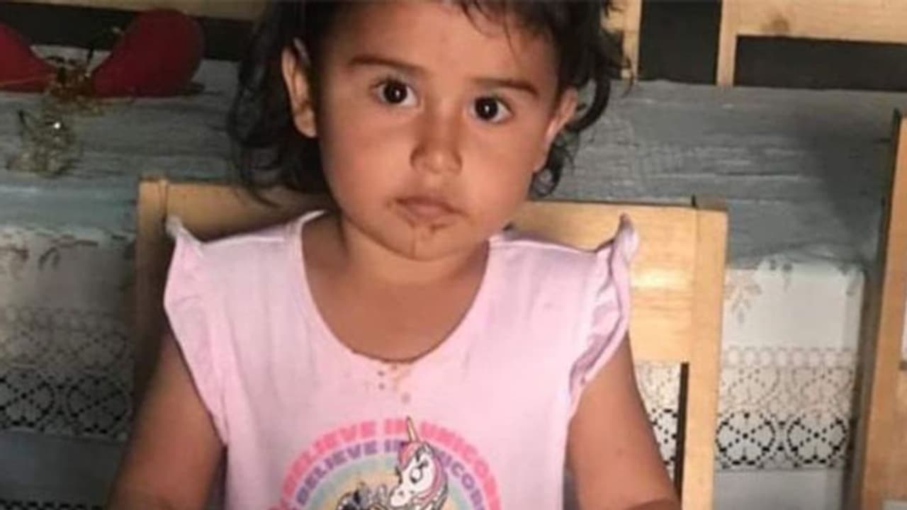 मौत के 12 घंटे बाद हुआ 'चमत्कार', ताबूत में बंद 3 साल की बच्ची फिर से हुई जिंदा मौत के 12 घंटे बाद हुआ 'चमत्कार', ताबूत में बंद 3 साल की बच्ची फिर से हुई जिंदा